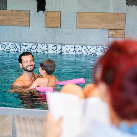 فندق Amenity & Špindlerŭv Mlýn