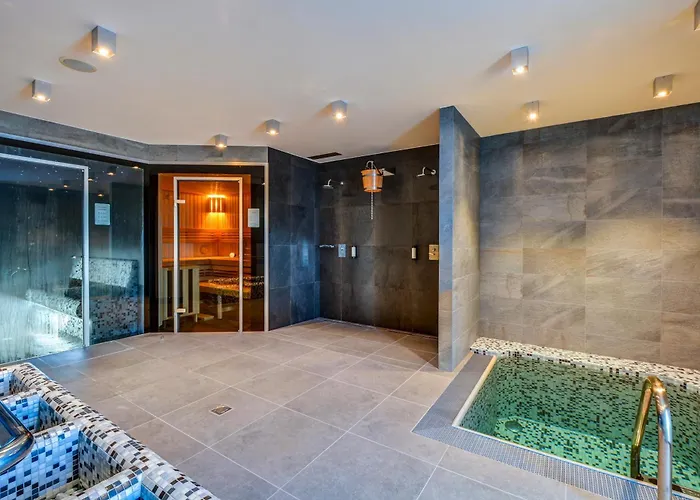 Amenity & Hotel