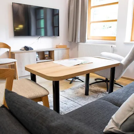 מלון Amenity & 4*