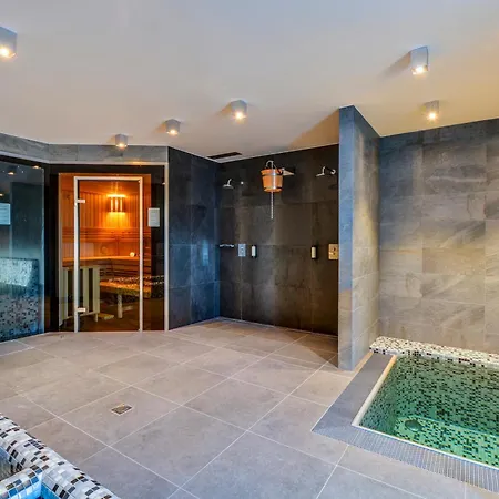 Amenity & Hotel