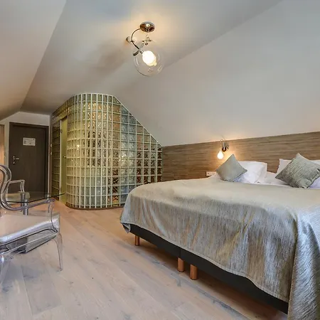 Amenity & Hotel 4*