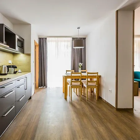 מלון Amenity & 4*